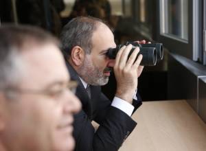 Премьер посетил воинское училище “Баграмян”