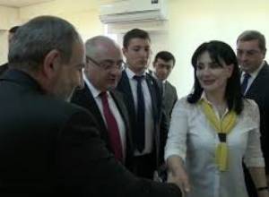 Նիկոլ Փաշինյանը հարկ վճարողների սպասարկման սրահում էր