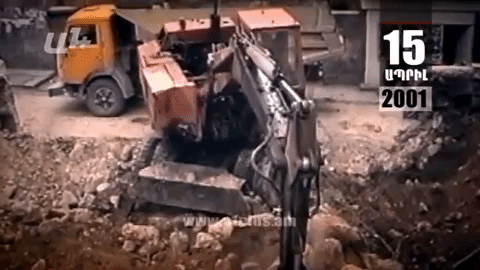 15-й день апреля: Уничтожается часть парка напротив Общественной библиотеки