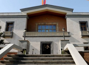 Армен Саргсян присвоит Кочаряну звание заслуженного юриста РА