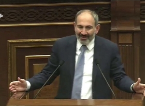 Ընկե՞լ ենք ձեր հետևից, քաղաքական հետապնդում կա՞, տեռռոր ա, ի՞նչ ա պատահել․ վարչապետ