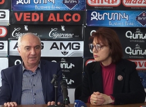 «В парламент проникает старый дух»