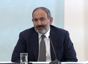 Пашинян провел встречу с членами Общественного совета