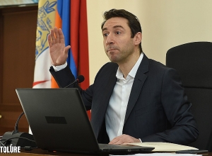 В повестку дня заседания Совета старейшин Еревана включено 16 вопросов: ПРЯМОЙ ЭФИР