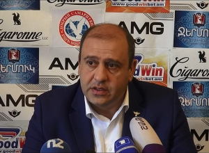 Սասուն Միքայելյանը դատարկաձեռն չի եկել. ԵԿՄ անդամ
