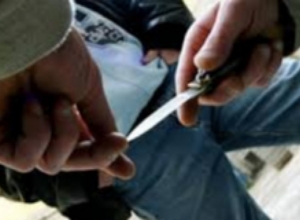 Во время праздника бутылкой ударил по голове односельчанина, а затем - зарезал