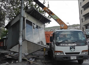 Демонтируют ларьки на улице Нар-Доса