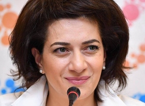 Супруга премьер-министра РА Анна Акопян поздравила с Международным днем свободы печати