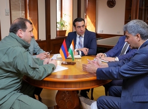 Министр обороны РА принял посла Индии в Армении