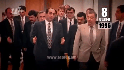 Օրացույց.8-ը մայիսի. Ռոբերտ Քոչարյանը բոլոր ադրբեջանցի ռազմագերիներին ազատ արձակելու խոստում տվեց
