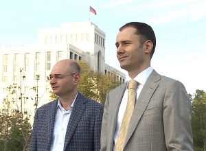 Միքայել և Կարեն Վարդանյանների նվերը Երևանին