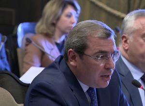 Премьер коснулся проблемы подорожания газа на автозаправках