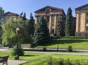 В парламенте брифинги: Прямой эфир