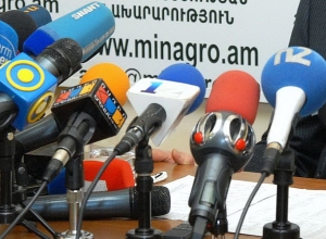 Robert Kocharyan’s legal defenders release footage on March 1, 2008 events