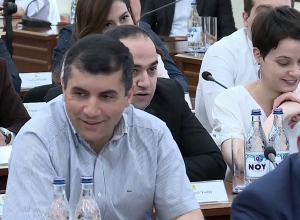 «Լույսի» առաջարկը մասամբ ընդունվեց. «Սուրբ» բառը  ավելացավ միայն Գ.Լուսավորիչ փողոցի դեպքում