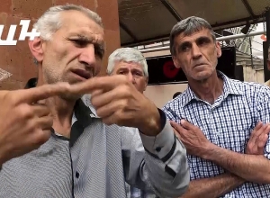 Сотрудники объединения глухих перекрыли вход в объединение