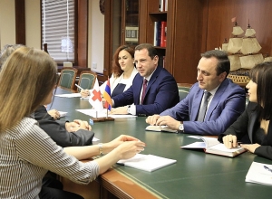 ՀՀ պաշտպանության նախարարն ընդունել է Կարմիր Խաչի Միջազգային Կոմիտեի ներկայացուցիչներին