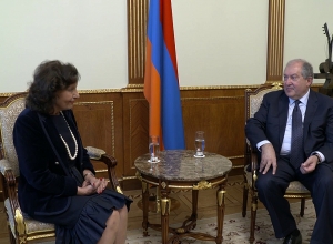 Президент Армении принял известную французскую певицу армянского происхождения Рози Армен