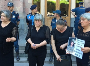 Люди, знающие об убийствах наших сыновей, сегодня – члены правительства: Нана Мурадян