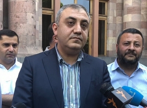 Հյուսիս -Հարավի  շինարարները  Կառավարության դիմաց են