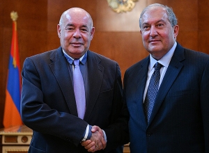 Армен Саркисян принял специального представителя президента РФ