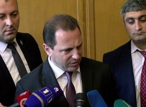 Եթե պատերազմի անմիջական սպառնալիք լինի, ես ձեզ կտեղեկացնեմ. Դավիթ Տոնոյանը՝ լրագրողներին