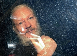 Подписана просьба об экстрадиции Ассанжа в США