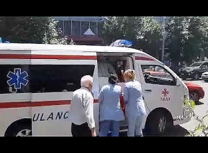 Շտապօգնությունը եկավ դատարանի բակ