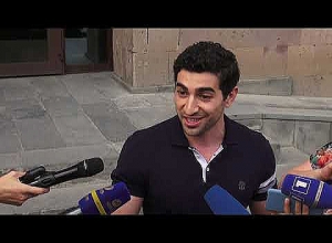 Միլիարդավոր դոլարները գտեք, բոլորս կիսվենք. Լևոն Քոչարյան