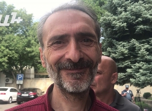 Եկել եմ փաստը արձանագրելու, որ Հրայր Թովմասյանը աշխատանքից հեռացվել է. ցուցարար