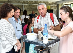 Աննա Հակոբյանը Աշոտ Բլեյանի հրավերով այցելել է «Մխիթար Սեբաստացի» կրթահամալիր