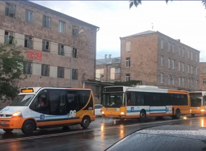 Էջմիածինը նոր ավտոբուսներ է ստացել. քաղաքապետի գրառումը