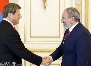 Armenian PM receives Gelendale Mayor