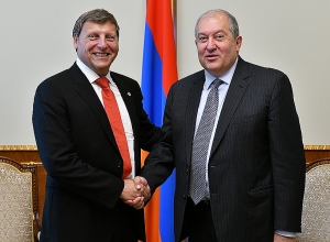 Президент принял мэра Глендейла Ара Наджаряна