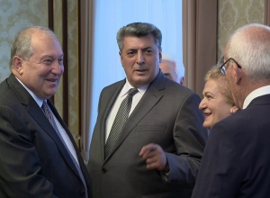 Նախագահ Սարգսյանը հանդիպել է Ստեփան Դեմիրճյանին եւ ՀԺԿ անդամներին