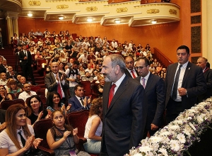 Премьер-министр присутствовал на открытии 5-го международного медицинского форума Армении