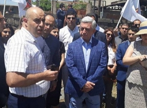Սերժ Սարգսյանը ՀՀԿ-ականների հետ այցելել է Աղձքում հայոց արքաների դամբարան