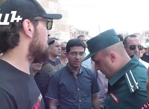 Ռոբերտ   Քոչարյանի աջակիցներն  ակցիա են անում. նրանք   Հանրապետության   հրապարակում են