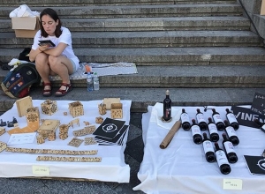 Ցուցահանդես-վաճառք՝ ցույցերի շարունակականությունն ապահովելու նպատակով. Jnews.ge