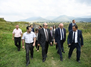 Նախագահ Սարգսյանն այցելել է Լոռի բերդ