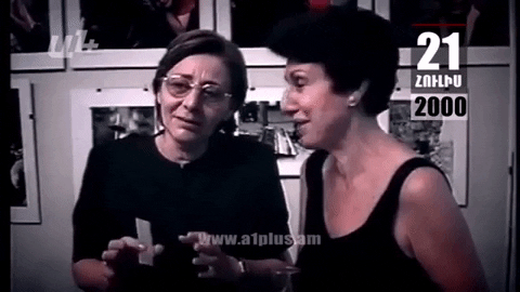 Օրացույց. 21-ը հուլիսի. Լյուդմիլա Տեր-Պետրոսյանը լուսանկարչի կարգավիճակով մասնակցում է ցուցահանդես-վաճառքի
