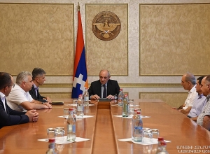 Бако Саакян встретился с членами Центрального комитета АРДФ Арцаха