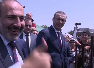 Վարչապետը տիկնոջ հետ Խնձորեսկում մասնակցել է Սպարապետի օրվան նվիրված միջոցառումներին