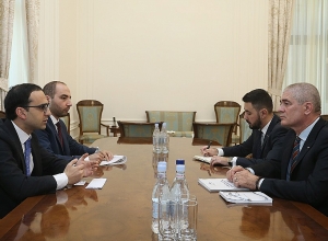 Тигран Авинян принял новоназначенного посла Румынии