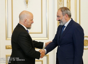 Վարչապետը հրաժեշտի հանդիպում է ունեցել Հայաստանում Արգենտինայի արտակարգ և լիազոր դեսպանի հետ
