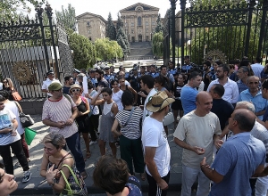 Самочувствие одного из задержанных ухудшилось