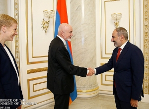 Nikol Pashinyan discuss possibilities for cooperation with RyanAir airline