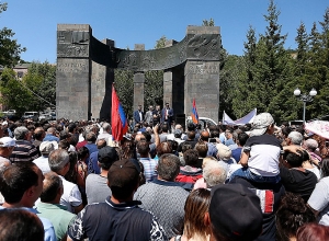 Выступление Никола Пашиняна на площади в Джермуке