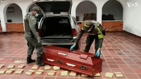 В Колумбии в гробу обнаружили 300 кг марихуаны