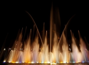 С 10-го сентября водное шоу на Площади Республики будет с 20:00 по 22:00